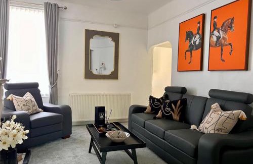 Anfield House | Spacious Home - Sleeps 5 persons - Minutes Walk from Anfield Stadium