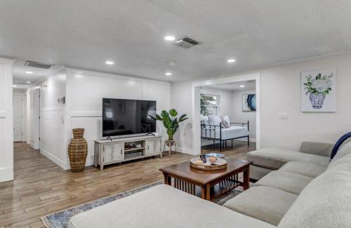 Jacksonville Beach House | Spacious Home w Pool-Tucked Away in Jax Beach