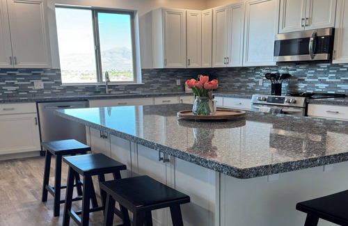 Winnemucca House | Spacious Home w/Great View 4/3