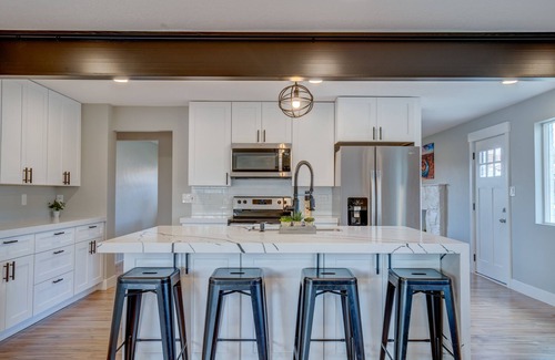 American Fork House | Spacious Home w/Hot Tub, Ping Pong, Billiards, Air Hockey