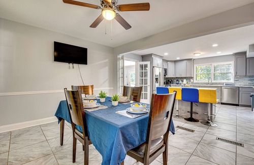 Church Street House | Spacious Home w/Hot Tub, 14 Mi to Downtown ATL!