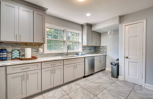 Church Street House | Spacious Home w/Hot Tub, 14 Mi to Downtown ATL!