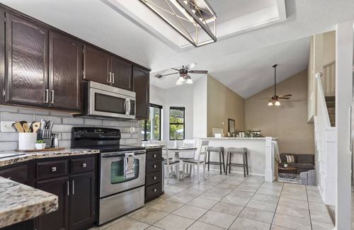 Turlock House | Spacious Home w/Pool Near Campus