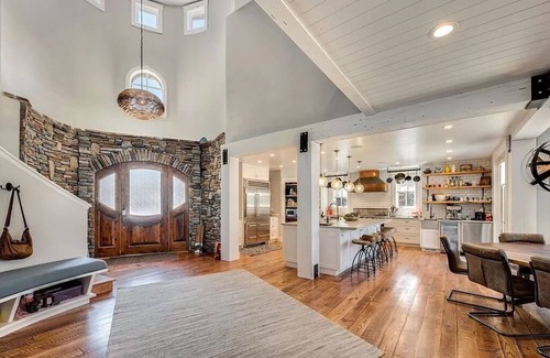 Donnelly House | Spacious home with incredible lakefront views!