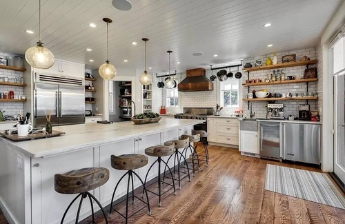 Donnelly House | Spacious home with incredible lakefront views!