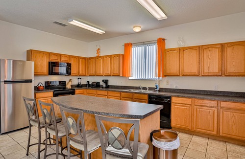 Windwood Bay House | Spacious home with private pool and spa, lanai and WiFi - close to parks