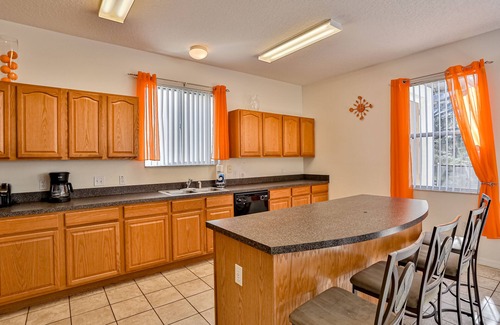 Windwood Bay House | Spacious home with private pool and spa, lanai and WiFi - close to parks