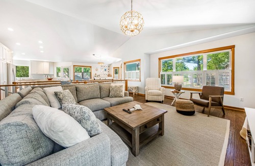 Tolovana Park House | Spacious home with fenced yard, deck, grill, fast WiFi, & game room