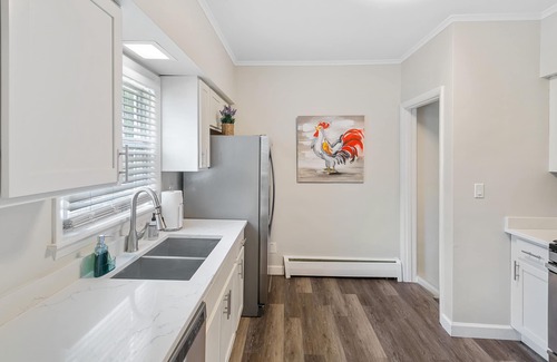 Libertyville House | Spacious Home with a Family Game Room