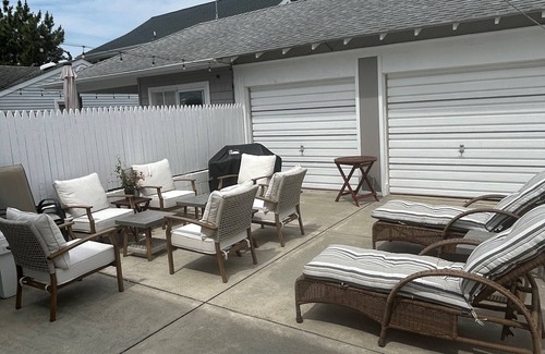 Stone Harbor House | Spacious home with ideal location: short walk to Beach, 96th Street, and Parks