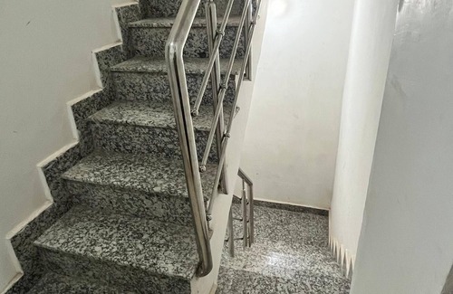 Varanasi Apartment | Spacious hotel suites with 9 bedrooms and WiFi, AC in enchanting Varanasi