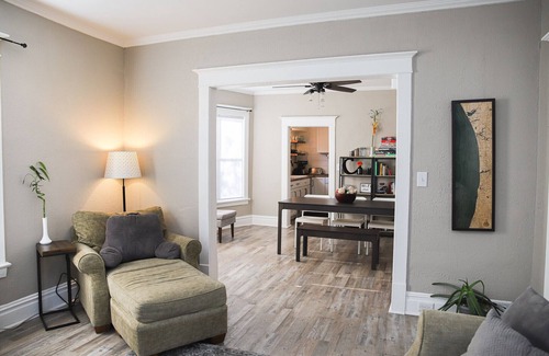 Muskegon House | Spacious House Down town - 5 minutes from festivals