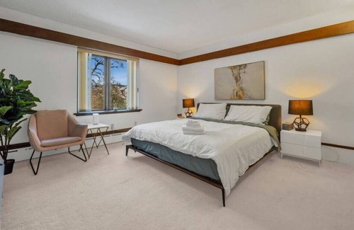 Oakridge House | Spacious House for Big Group