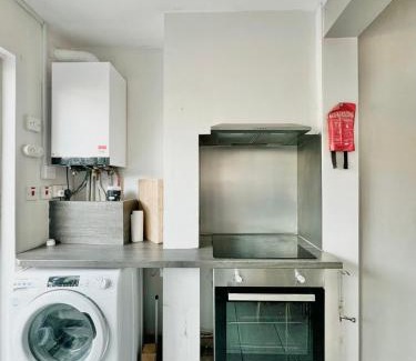 Evelyn House | Spacious House in Surrey Quay
