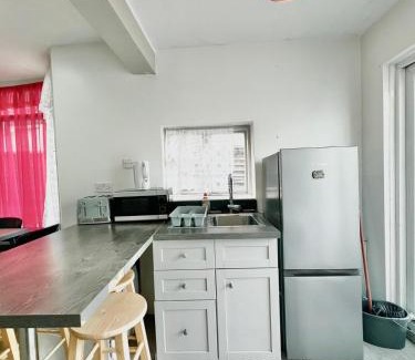 Evelyn House | Spacious House in Surrey Quay