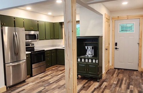 Marshland House | Spacious house w/hot tub & river view