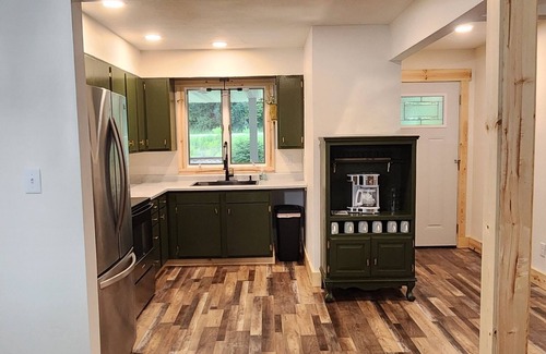 Marshland House | Spacious house w/hot tub & river view