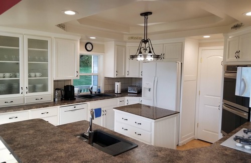 Peshastin House | Spacious House w/Nature View, Hot Tub, Gameroom
