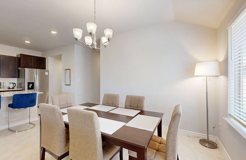Flour Bluff House | Spacious house with enclosed yard, AC & near local attractions