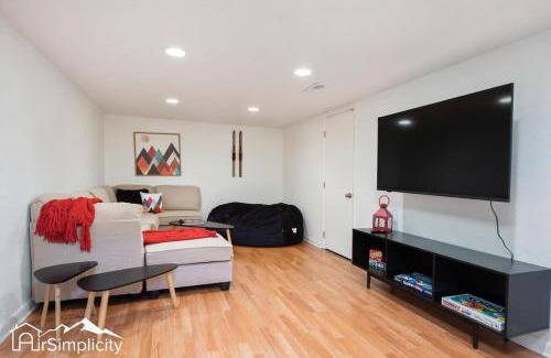 Westminster House | Spacious House W Yard & Arcade Games
