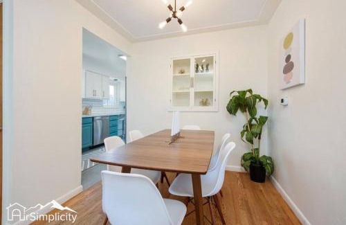 Westminster House | Spacious House W Yard & Arcade Games