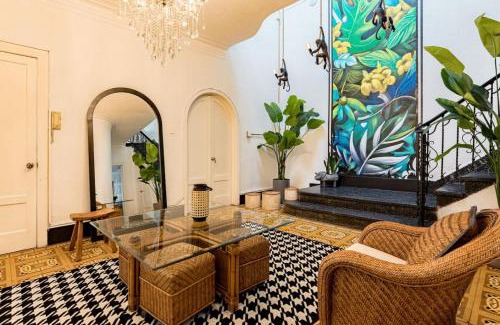 Roma Sur House | Spacious House with a Beautiful Garden