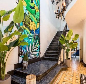 Roma Sur House | Spacious House with a Beautiful Garden