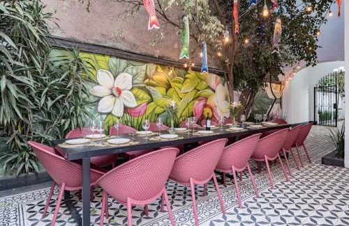 Roma Sur House | Spacious House with a Beautiful Garden