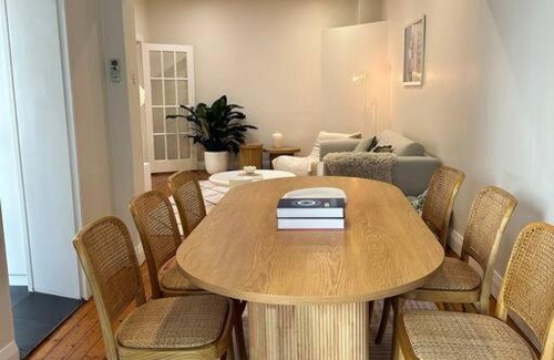 Bondi Beach Apartment | Spacious house with BBQ, outdoor areas and parking