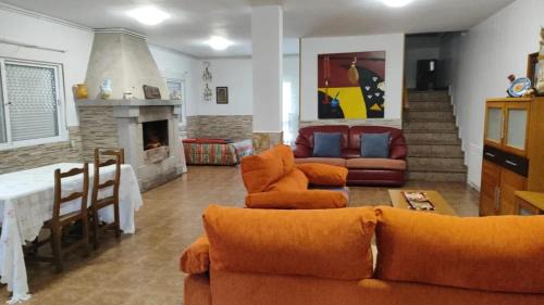 Touro House | Spacious House with Garden in Touro – Family-Friendly