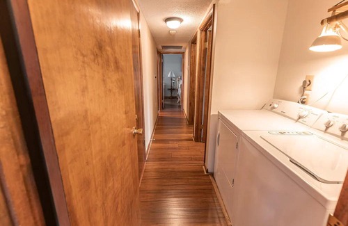Steelville House | Spacious hunting lodge hideaway with stunning views and Private River Access