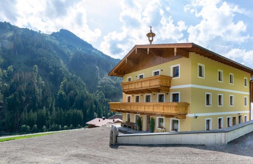 Viehhofen Apartment | Spacious in Saalbach Hinterglemm with Ski boot heaters