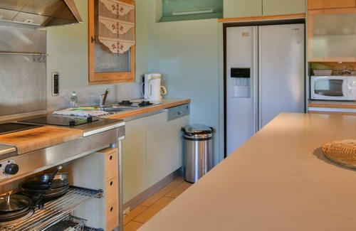Le Chinaillon Ski Chalet | Spacious independent chalet, 18 people, 7 bedrooms, WiFi, near shops!