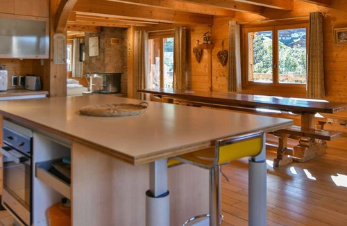 Le Chinaillon Ski Chalet | Spacious independent chalet, 18 people, 7 bedrooms, WiFi, near shops!