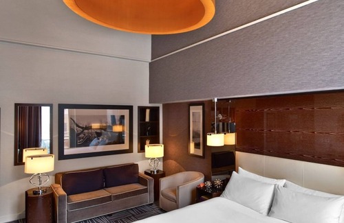 Downtown Dallas Hotel | Spacious Indoor-Outdoor Suite Overlooking Downtown Dallas