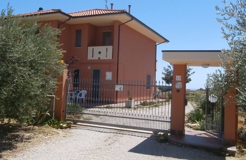 Roseto degli Abruzzi House | Spacious and welcoming apartment on a hill overlooking the sea