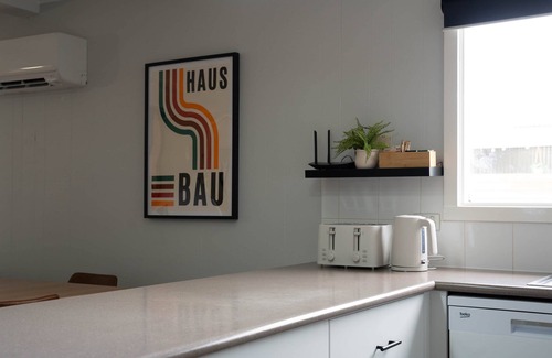 Kerang House | Spacious Kerang Retreat | Stylish & Cosy