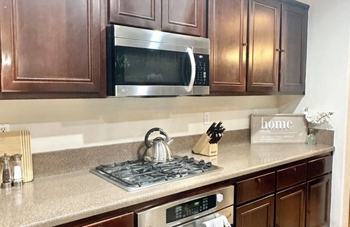 Stanislaus County House | Spacious Kid Friendly Lux Home w/Pool, BBQ,Garage