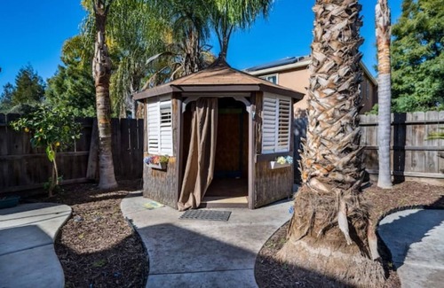Stanislaus County House | Spacious Kid Friendly Lux Home w/Pool, BBQ,Garage