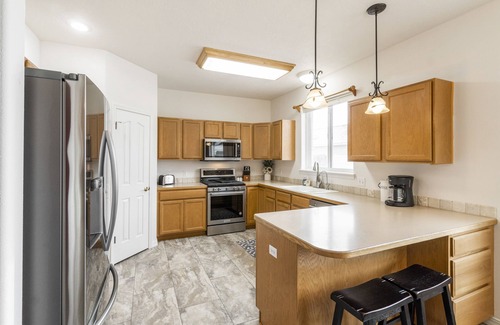 Twin Falls House | Spacious/King bed/bbq/Quality furnishings/Lg suite