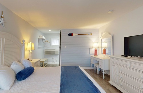 Lower Township Hotel | Spacious King Room for a Serene Getaway