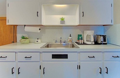North Canton Apartment | Spacious King Suite near Hall of Fame/Hwy/Airport