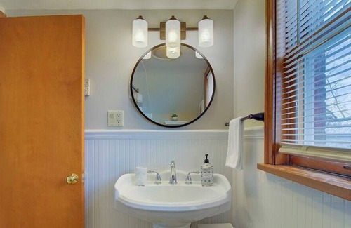 North Canton Apartment | Spacious King Suite near Hall of Fame/Hwy/Airport