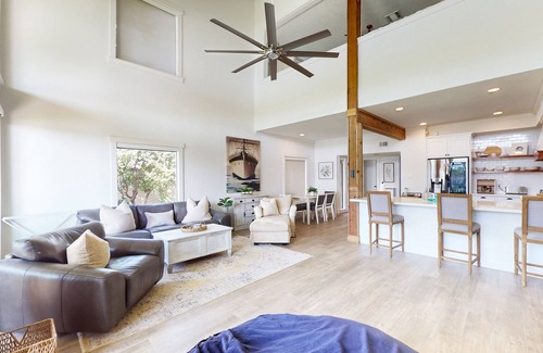 April Sound Condo | Spacious Lake Front Condo, Fish Right Outside the Back Patio
