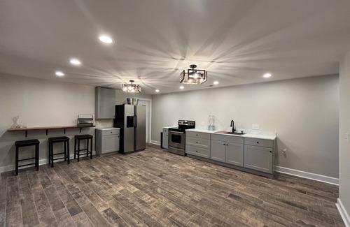 Prosperity House | Spacious Lake Murray Waterfront Retreat