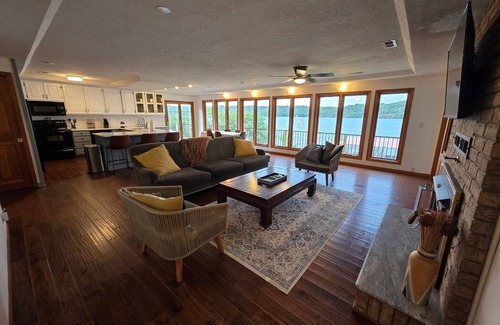 Linn Creek House | Spacious Lake of the Ozark Home w/Large Dock, Hot Tub, and Yard