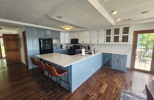 Linn Creek House | Spacious Lake of the Ozark Home w/Large Dock, Hot Tub, and Yard
