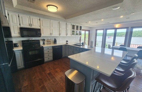 Linn Creek House | Spacious Lake of the Ozark Home w/Large Dock, Hot Tub, and Yard