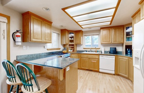 Tahoe Island House | Spacious Lake Retreat | 2 Fireplaces & Private Fenced Yard | Close to Marina