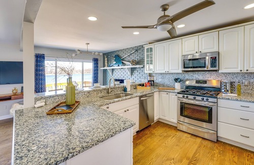 White Lake Cottage | Spacious Lakefront Home in White Lake w/Hot Tub!